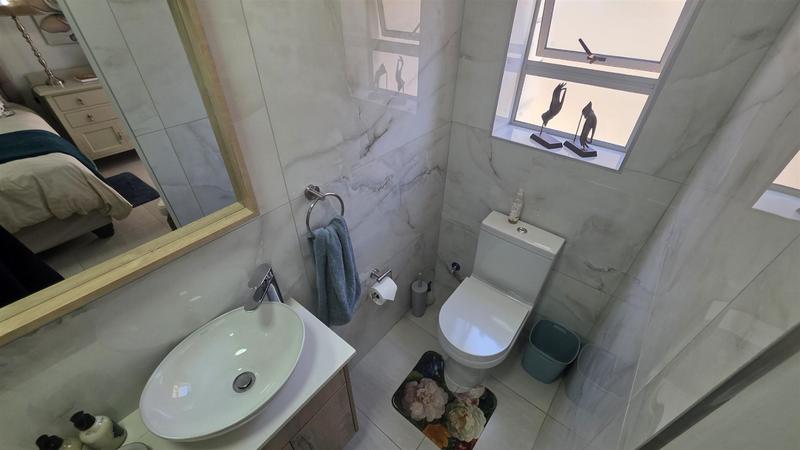 5 Bedroom Property for Sale in Monte Christo Western Cape